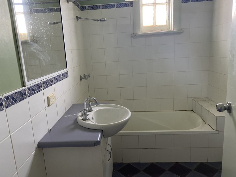 33D Albert Street, Parkes NSW 2870