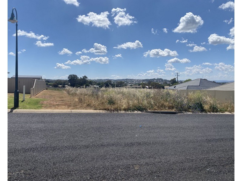 43 Rosewood Avenue, Parkes NSW 2870