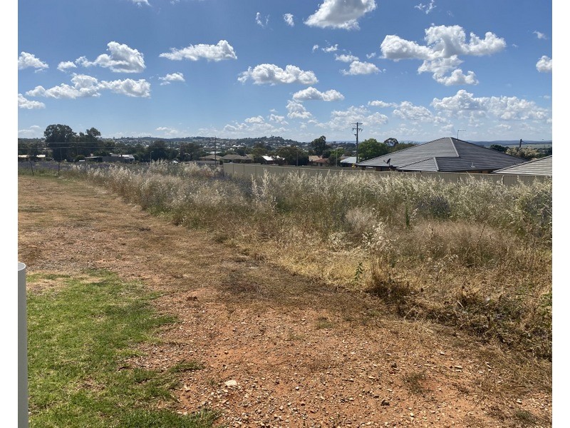 43 Rosewood Avenue, Parkes NSW 2870