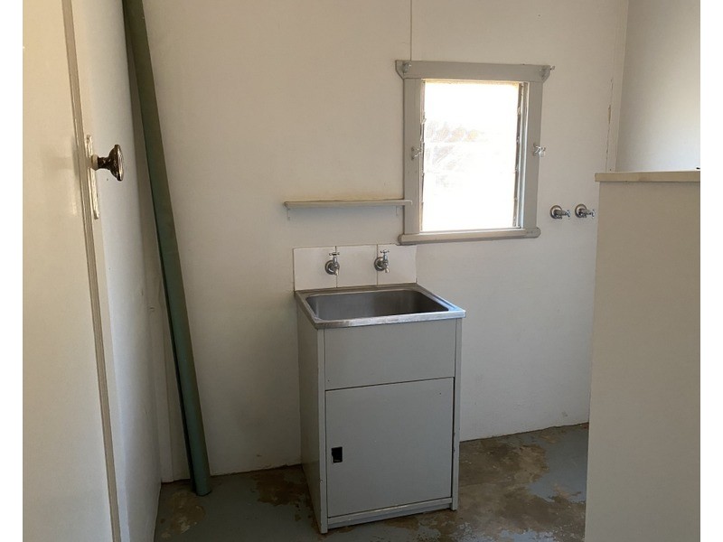 11 Grenfell Street, Parkes NSW 2870