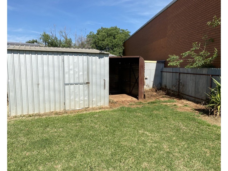 11 Grenfell Street, Parkes NSW 2870