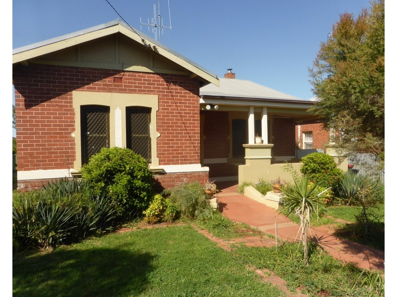 65 Dalton Street, Parkes NSW 2870