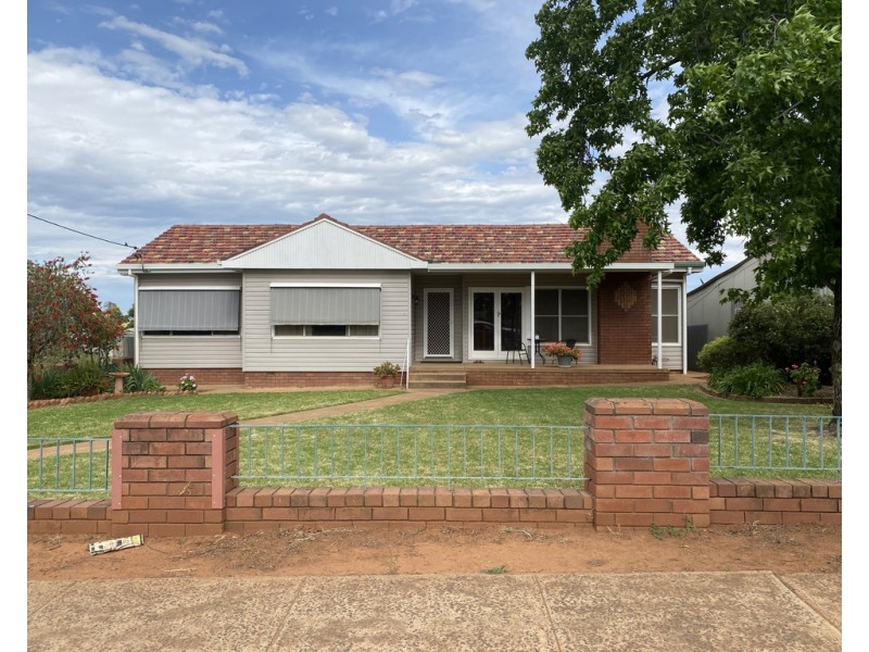 38 Hill Street, Parkes NSW 2870