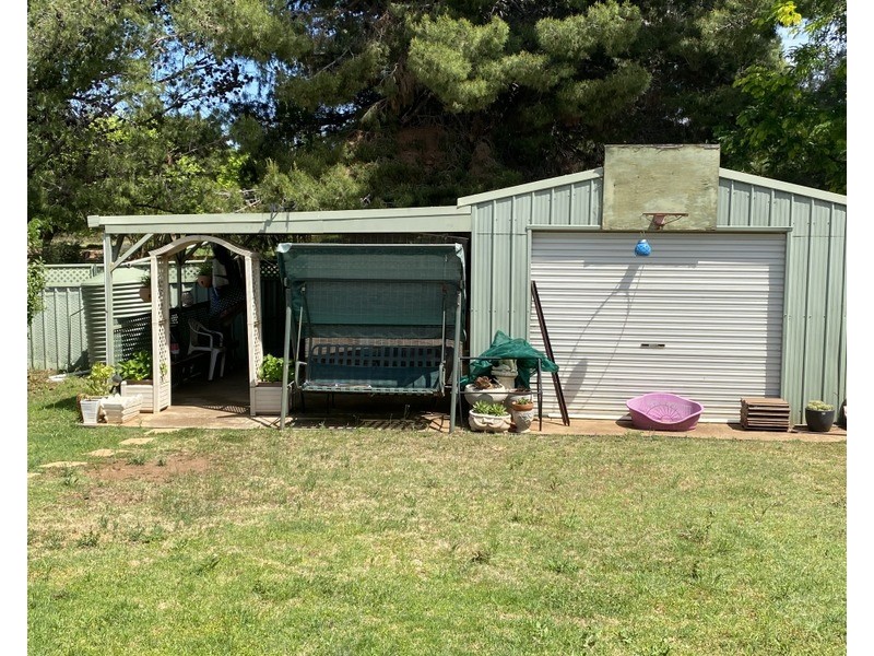 4 Glengowrie Close, Parkes NSW 2870