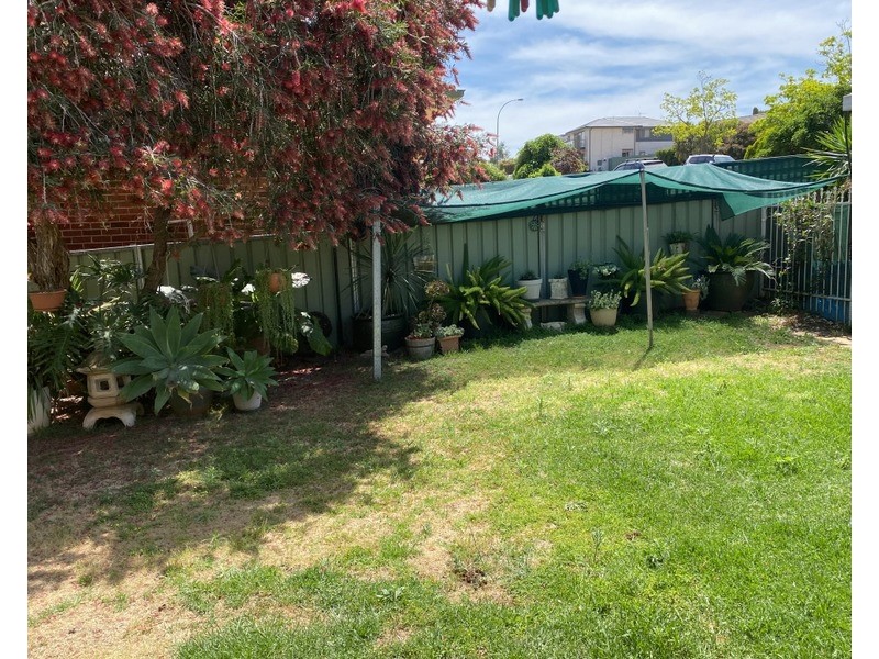 4 Glengowrie Close, Parkes NSW 2870