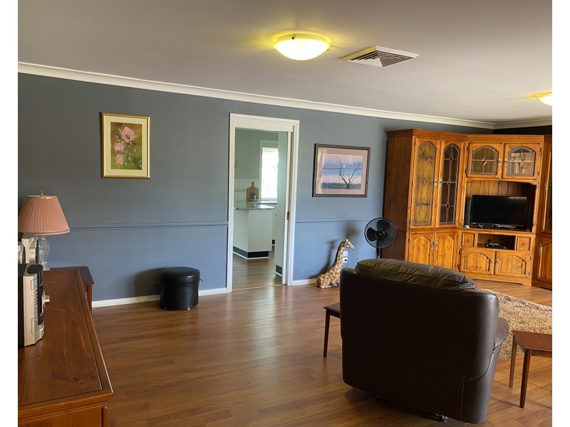 14 Christina Close, Parkes NSW 2870