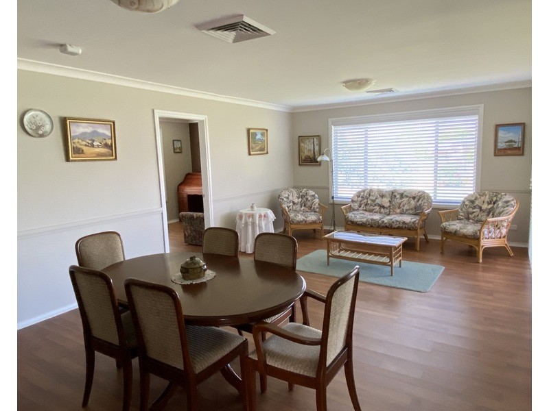 14 Christina Close, Parkes NSW 2870