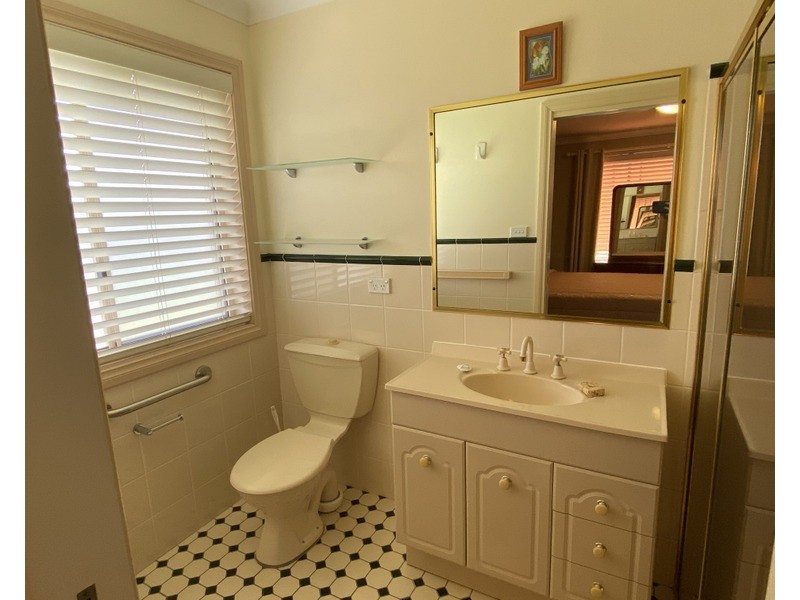 14 Christina Close, Parkes NSW 2870