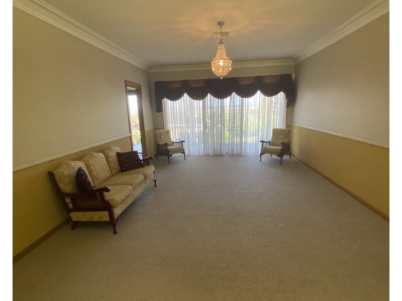 22 Mengarvie Road, Parkes NSW 2870