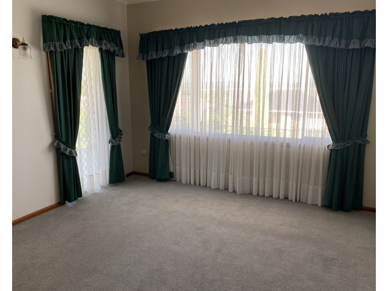 22 Mengarvie Road, Parkes NSW 2870