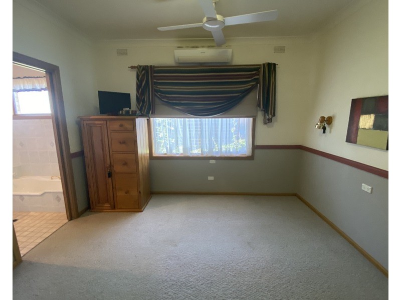 22 Mengarvie Road, Parkes NSW 2870