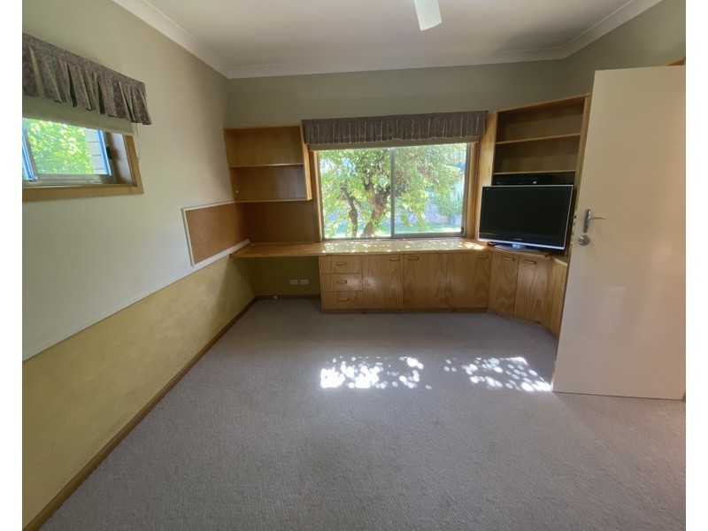 22 Mengarvie Road, Parkes NSW 2870