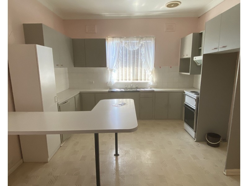 37 Woodward Street, Parkes NSW 2870