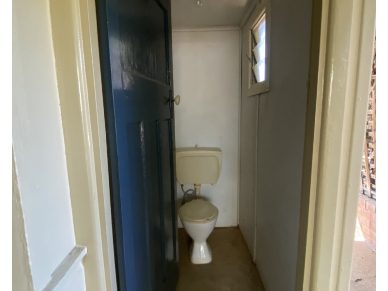 37 Woodward Street, Parkes NSW 2870