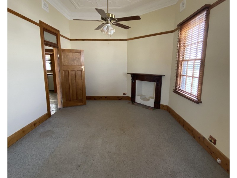 93 Hill Street, Parkes NSW 2870