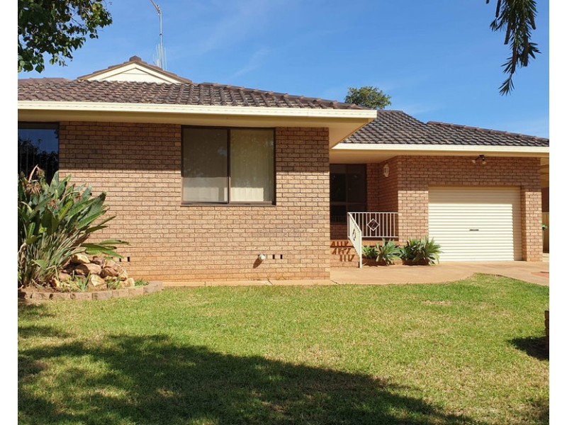 14 Danilenko Street, Parkes NSW 2870