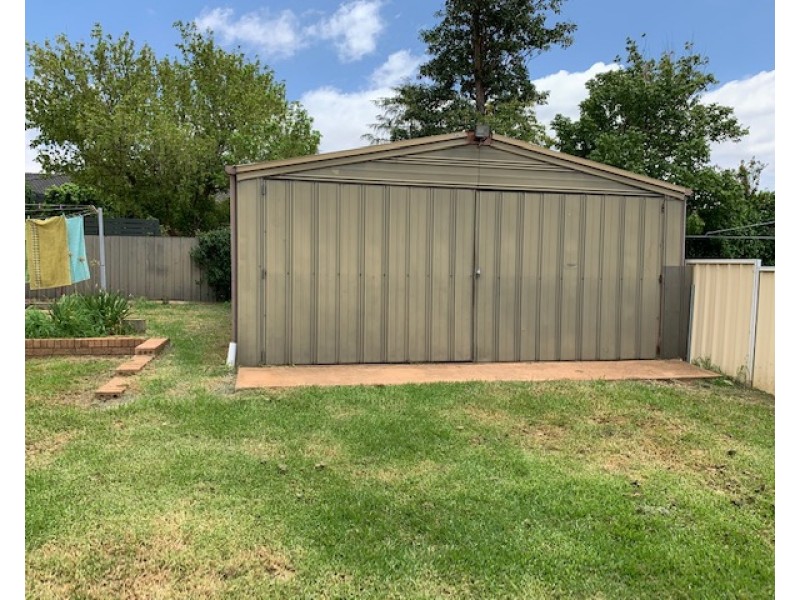 14 Danilenko Street, Parkes NSW 2870