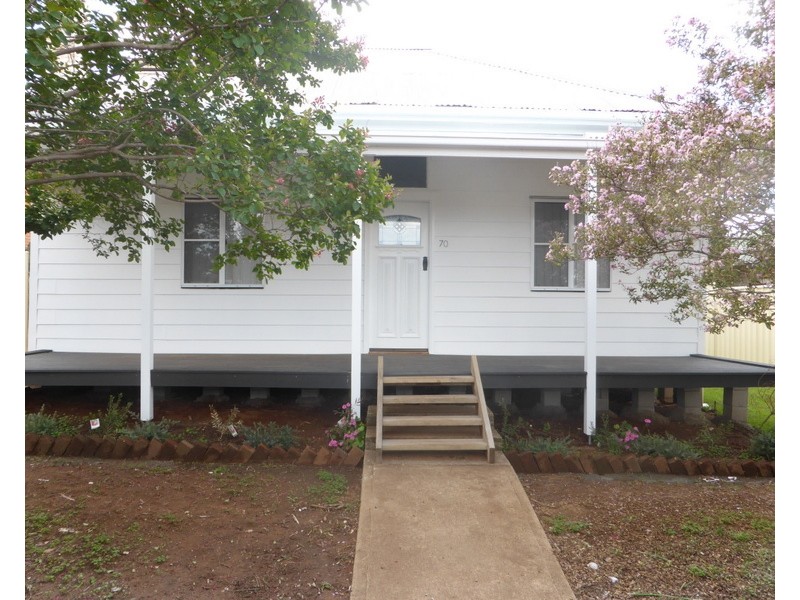 70 Orange Street, Parkes NSW 2870