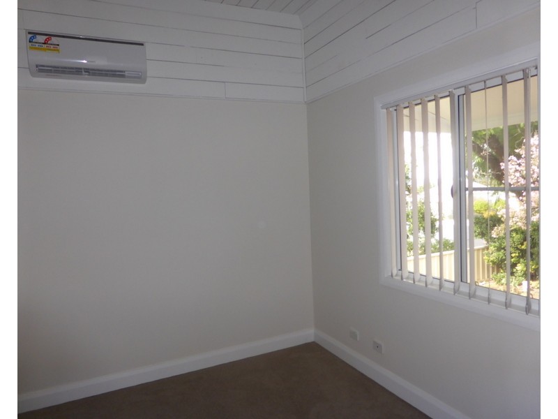 70 Orange Street, Parkes NSW 2870