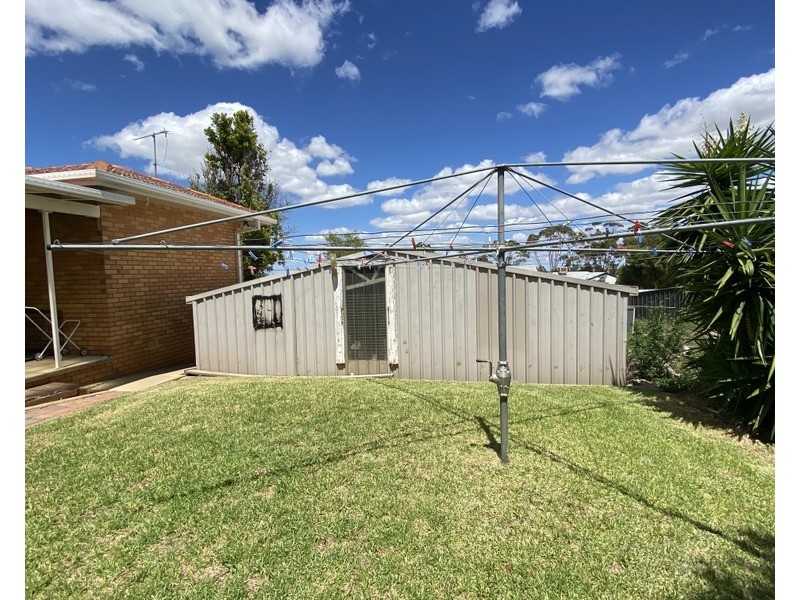 4 Lorger Street, Parkes NSW 2870