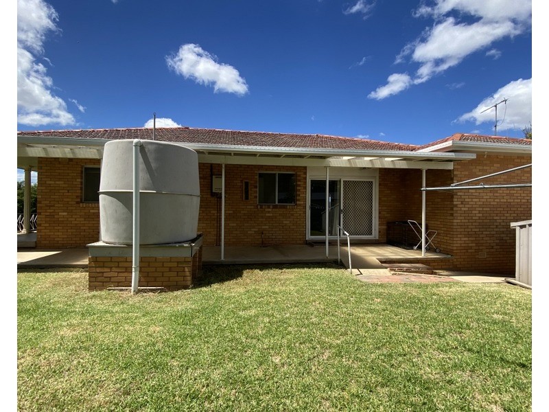 4 Lorger Street, Parkes NSW 2870