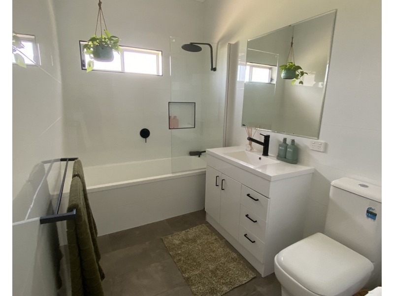 11 Cheney Road, Parkes NSW 2870