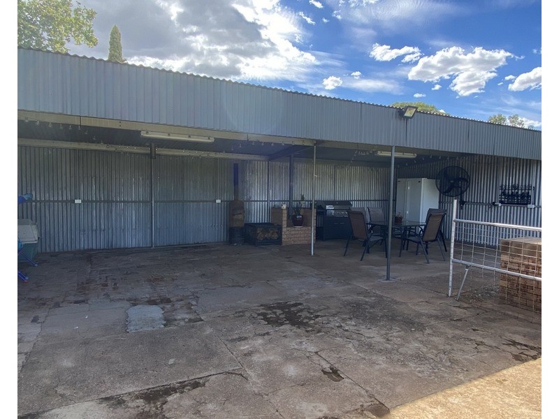 11 Cheney Road, Parkes NSW 2870