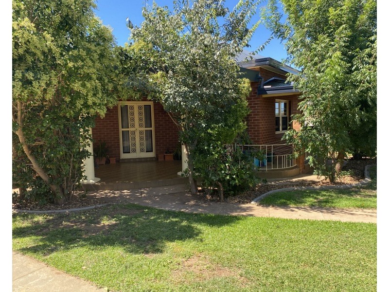 6 Weston Street, Parkes NSW 2870