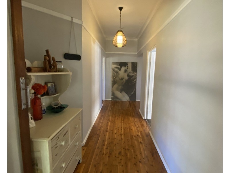 6 Weston Street, Parkes NSW 2870