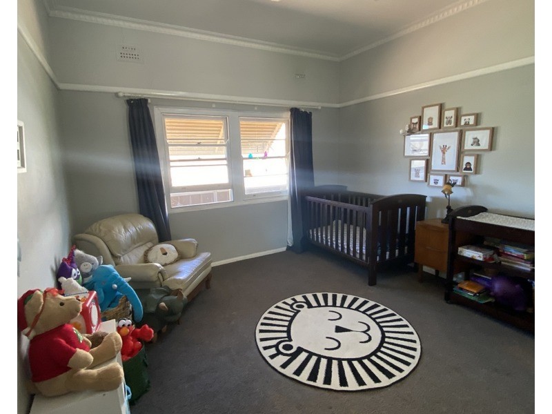 6 Weston Street, Parkes NSW 2870