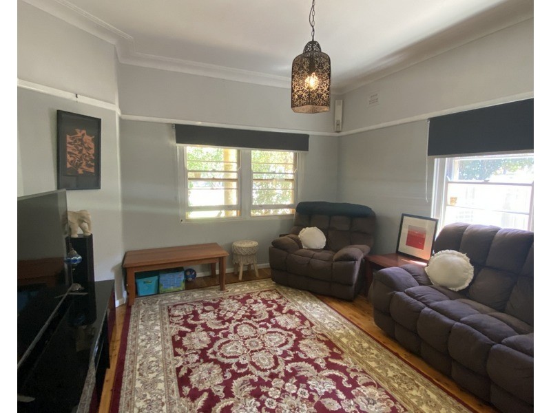 6 Weston Street, Parkes NSW 2870