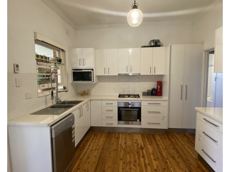6 Weston Street, Parkes NSW 2870