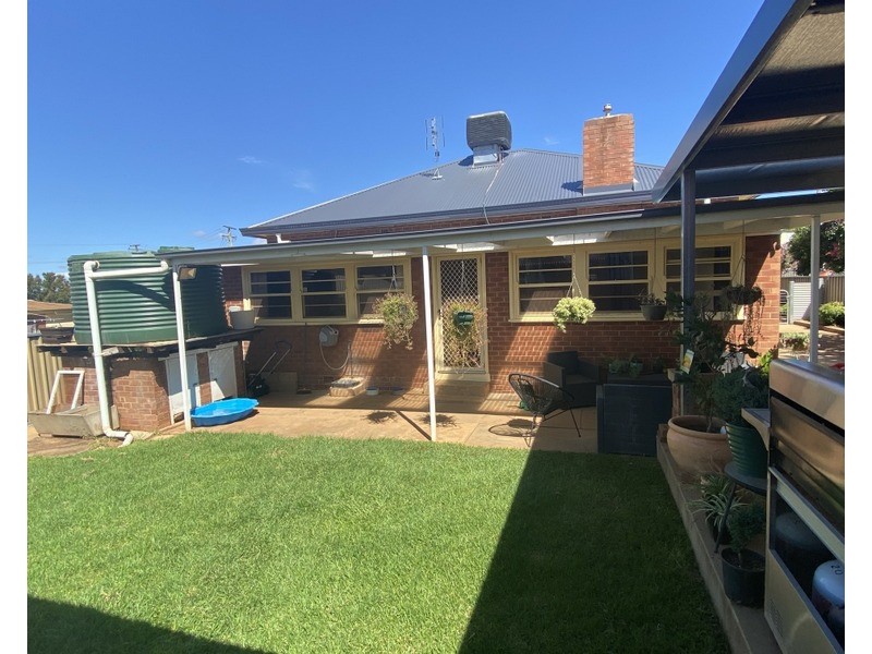 6 Weston Street, Parkes NSW 2870
