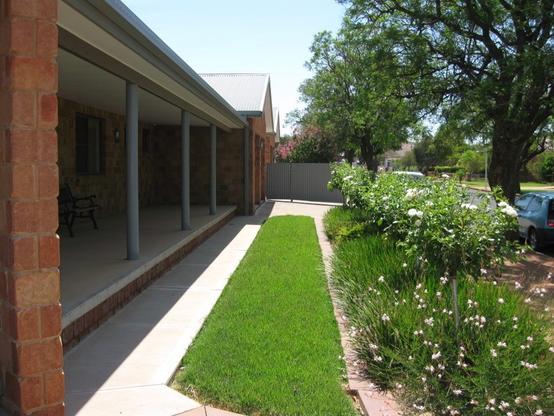 7-9 Cooke Street, Parkes NSW 2870