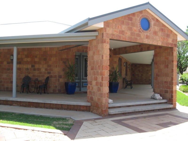 7-9 Cooke Street, Parkes NSW 2870