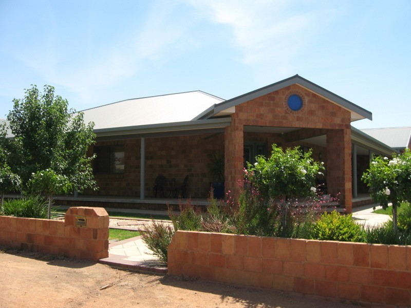 7-9 Cooke Street, Parkes NSW 2870