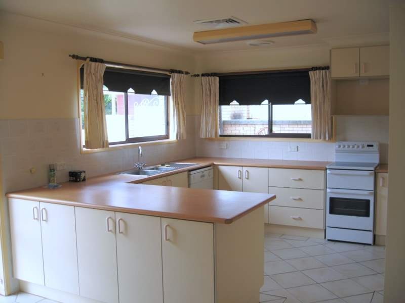 73 East Street, Parkes NSW 2870