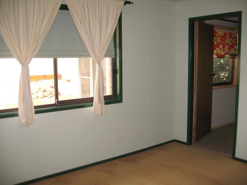 73 East Street, Parkes NSW 2870