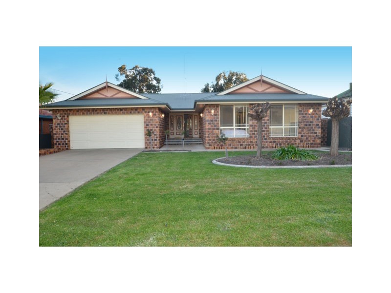 6 Caledonia Street, Parkes NSW 2870