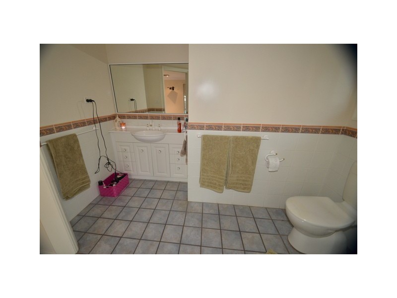 6 Caledonia Street, Parkes NSW 2870