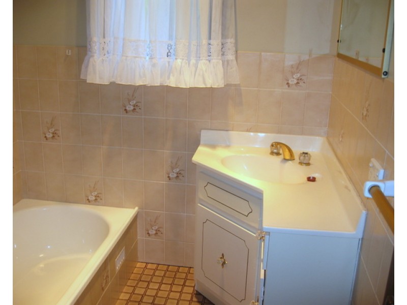 73 Victoria Street, Parkes NSW 2870