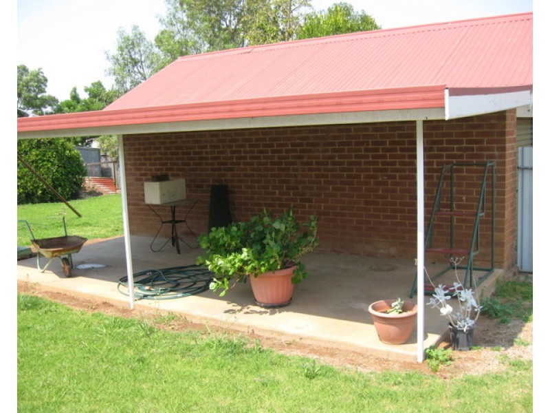 73 Victoria Street, Parkes NSW 2870