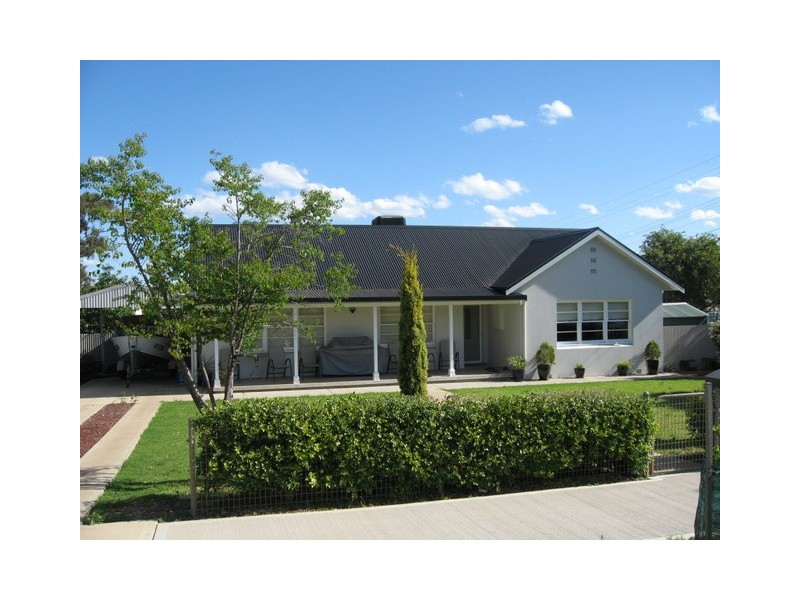 2-14 Clarinda Street, Parkes NSW 2870