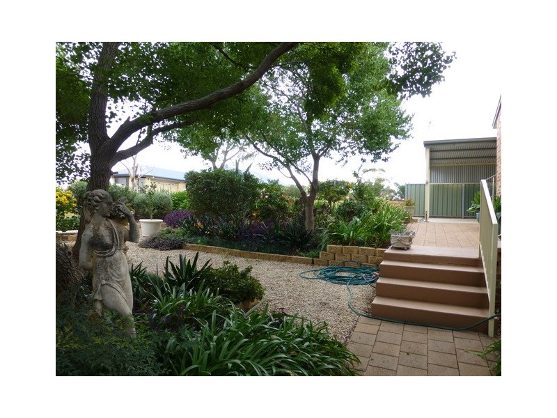 16 Vaucluse Place, Parkes NSW 2870