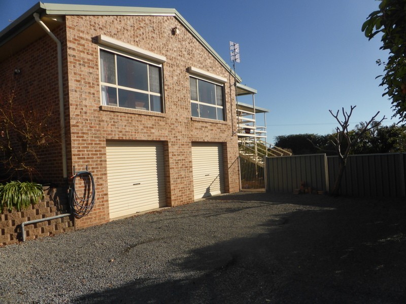16 Vaucluse Place, Parkes NSW 2870