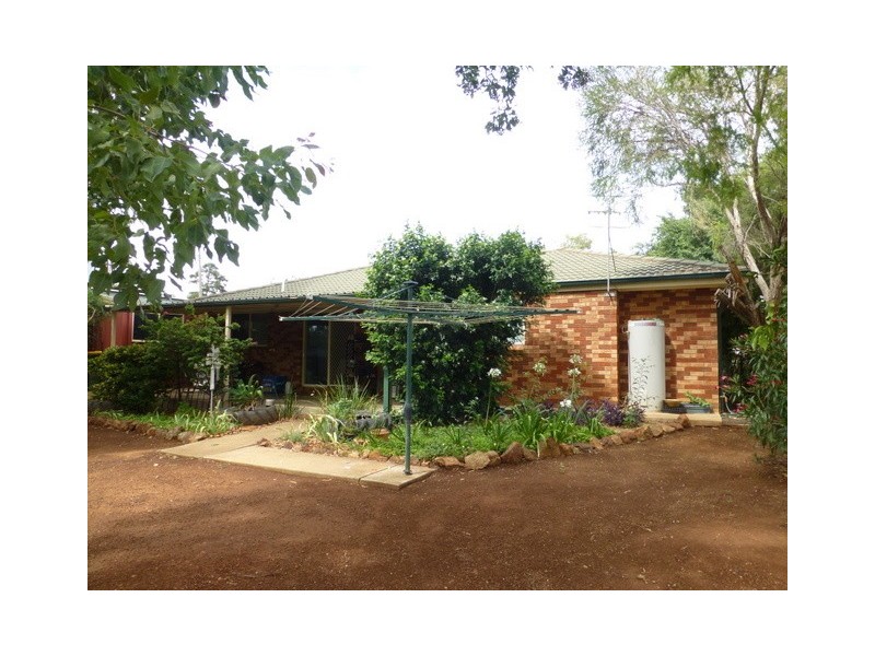 156 Caswell Street, Peak Hill NSW 2869