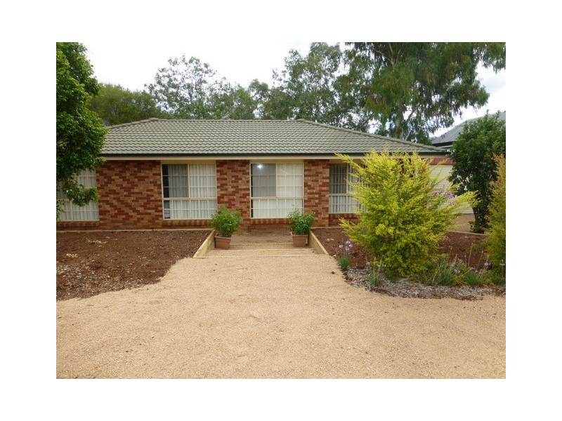 156 Caswell Street, Peak Hill NSW 2869