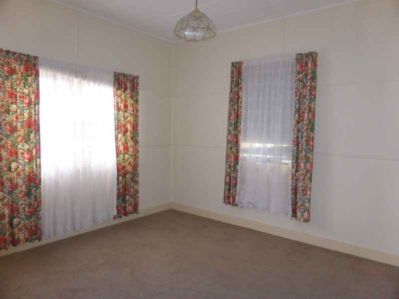 13 Grenfell Street, Parkes NSW 2870