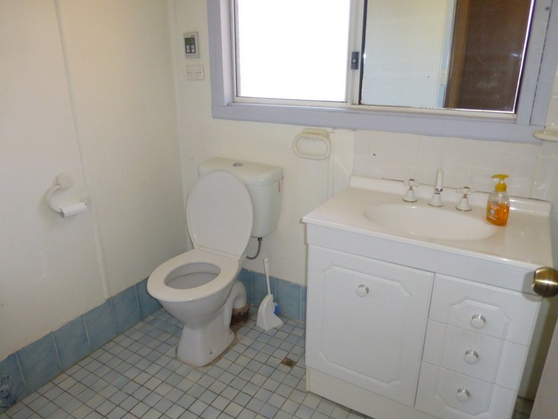 100 Close Street, Parkes NSW 2870