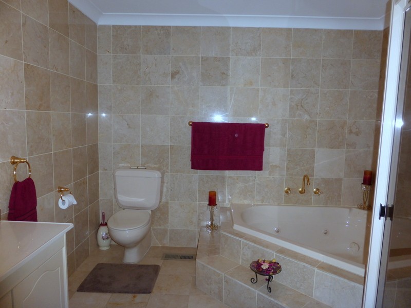 5 Glenwarrie Place, Parkes NSW 2870